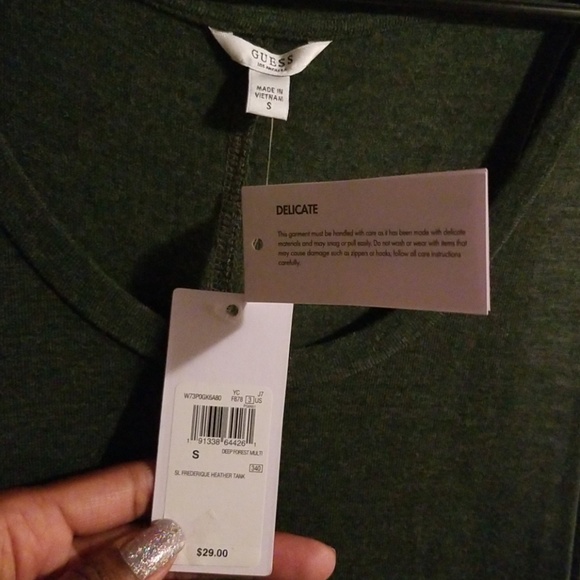 Guess - Picture 2 of 3